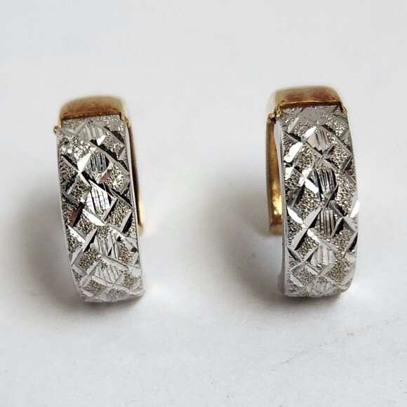 Estate Jewelry - Late 80's 2.1g 18K Gold Engraved Design Etched Huggie Earrings
